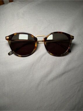 Pared Women's Tortoiseshell Round Sunglasses with Gold Bridge